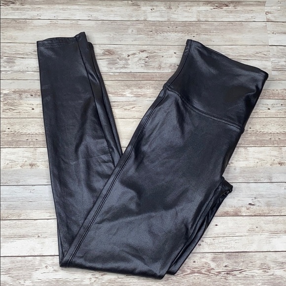 SPANX Pants - SPANX black faux leather leggings - L